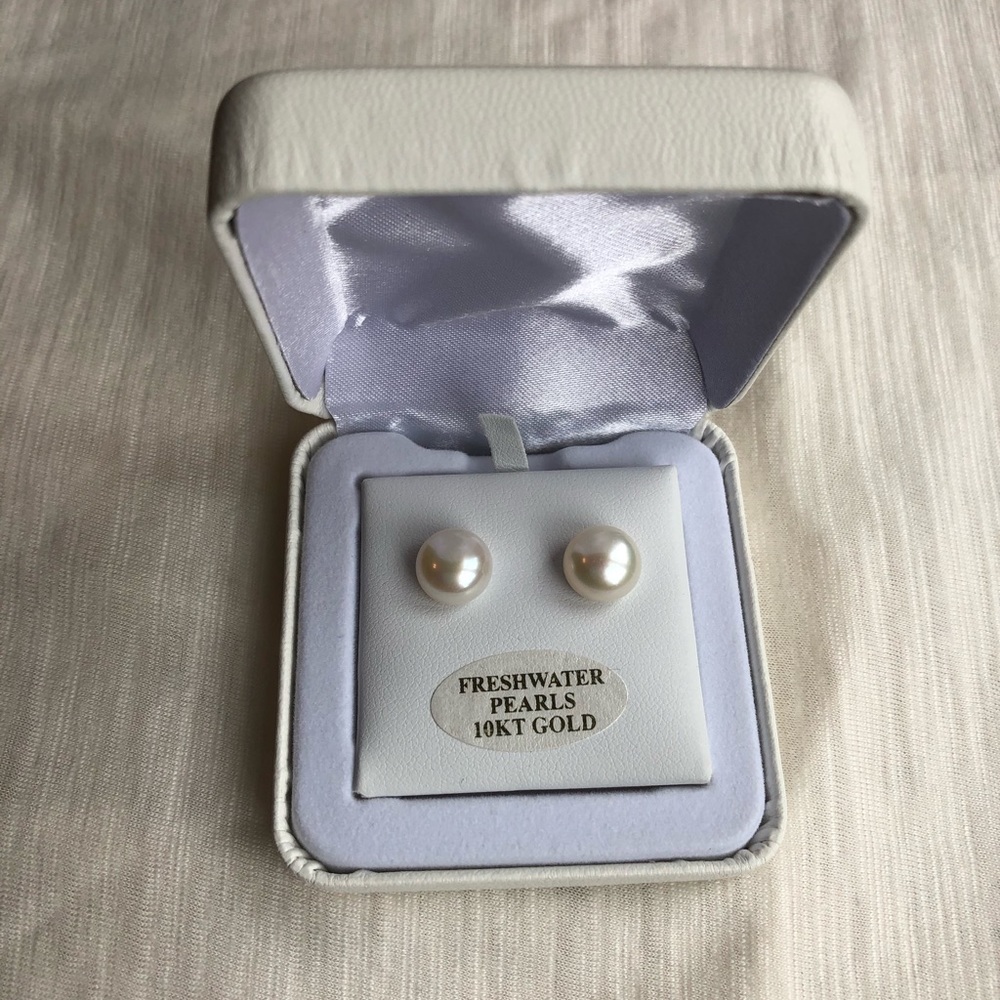 Pearl earrings